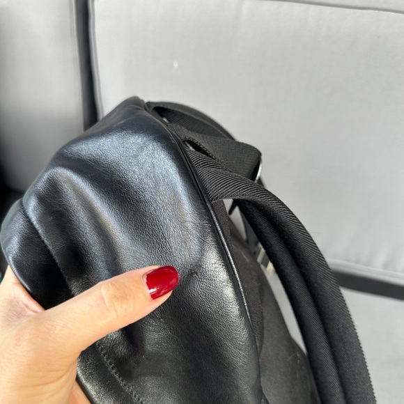 Saint Laurent
Men's Black Ysl City Star Embossed Backpack leather unisex - Picture 6 of 16